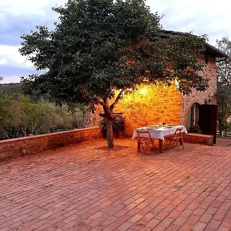 Charming 4-bed 15 Minutes From Florence Holiday home *