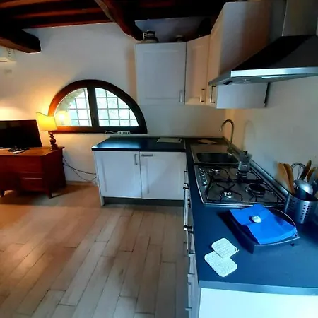 Charming 4-bed 15 Minutes From Florence Holiday home *