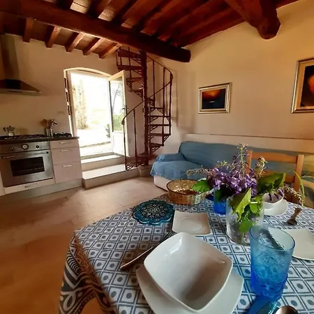 Charming 4-bed 15 Minutes From Florence